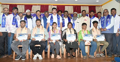  ನಾಲ್ವಡಿ ಕೃಷ್ಣರಾಜ ಒಡೆಯರ್‌  ಜಯಂತಿ ಅಂಗವಾಗಿ ಕರ್ನಾಟಕ ರಾಜ್ಯ ಭೀಮ್‌ ಸೇನೆಯು ಸಾಧಕರಿಗೆ ಪ್ರಶಸ್ತಿ ಪ್ರದಾನ ಮಾಡಿತು.