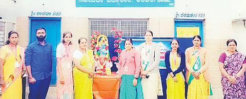 ಅರಕಲಗೂಡು ನಿವೇದಿತಾ ವಿದ್ಯಾ ಶಾಲೆಯಲ್ಲಿ ಇತ್ತೀಚೆಗೆ ಆಯೋಜಿಸಿದ್ದ ಗೀತಾ ಜಯಂತಿ ಆಚರಿಸಲಾಯಿತು. ಬಿ.ಎಂ. ರಾಗಿಣಿ, ರಂಜಿತಾ, ಜ್ಞಾನೇಶ್ ಇತರರಿದ್ದರು.