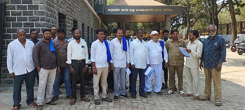 ಬೆಳಗಾವಿಯಲ್ಲಿ ಬುಧವಾರ ವಿವಿಧ ಬೇಡಿಕೆಗಳ ಈಡೇರಿಕೆಗೆ ಆಗ್ರಹಿಸಿ ಕರ್ನಾಟಕ ದಲಿತ ಸಂಘರ್ಷ ಸಮಿತಿಯಿಂದ ಪ್ರತಿಭಟಿಸಲಾಯಿತು. 