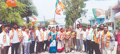 Activists work hard to unite the party
