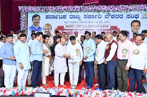 Haveri, Govt, Employees, Pratibha Puraskara, 