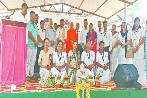 ರಿಪ್ಪನ್‌ಪೇಟೆ ಮೇರಿ ಮಾತಾ ಶಿಕ್ಷಣ ಸಂಸ್ಥೆ ಆವರಣದಲ್ಲಿ ಆಯೋಜಿಸಿದ್ದ ಆರೋಗ್ಯ ತಪಾಸಣಾ ಶಿಬಿರದಲ್ಲಿ ಶ್ರೀ ವಿನಯ್ ಗುರೂಜಿ, ಶ್ರೀ ರೇಣುಕಾನಂದ ಸ್ವಾಮೀಜಿ, ಆರ್.ಎಂ.ಮಂಜುನಾಥ ಗೌಡ, ವಿದ್ಯಾಧರ, ಲೇಖನಾ ಇತರರಿದ್ದರು.