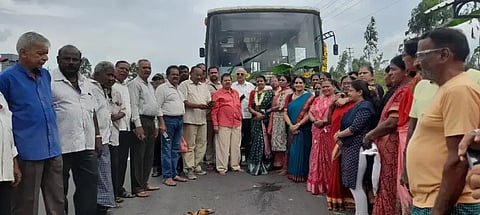 ಭದ್ರಾವತಿ ಎಂಪಿಎಂ ಬಡಾವಣೆಗೆ ಕೆಎಸ್‌ಆರ್‌ಟಿಸಿ ಬಸ್ ವ್ಯವಸ್ಥೆ ಕಲ್ಪಿಸಲಾಯಿತು. ನಗರಸಭೆ ಅಧ್ಯಕ್ಷೆ ಗೀತಾ ರಾಜ್‌ಕುಮಾರ್ ಚಾಲನೆ ನೀಡಿದರು. ಟಿ.ಜಿ.ಬಸವರಾಜಯ್ಯ, ಸ್ಥಳೀಯ ನಿವಾಸಿಗಳು ಉಪಸ್ಥಿತರಿದ್ದರು.