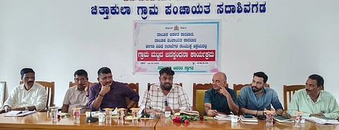 ಸತೀಶ ಸೈಲ್‌ ಸಭೆ ನಡೆಸಿದರು. 