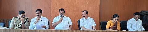 ಸಚಿವ ಮಂಕಾಳ ವೈದ್ಯ ಕುಮಟಾದಲ್ಲಿ ಸಭೆ ನಡೆಸಿದರು. 