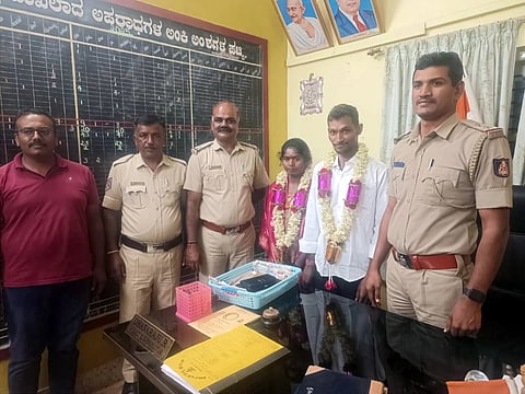 ಹಾಸನ  ತಾಲೂಕಿನ ಗೊರೂರು ಪೊಲೀಸ್ ಠಾಣೆಯಲ್ಲಿ ಪ್ರೀತಿಸಿದ ಜೋಡಿಗಳಿಗೆ ವಿವಾಹ ಮಾಡಿಸಲಾಯಿತು.