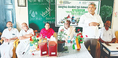 ಮೇಲುಕೋಟೆ ಸರ್ಕಾರಿ ಹಿರಿಯ ಪ್ರಾಥಮಿಕ ಬಾಲಕರ ಶಾಲೆಯ ಇಕೋ ಕ್ಲಬ್, ಗ್ರಾಮ ಪಂಚಾಯಿತಿ ಸಹಕಾರದೊಂದಿಗೆ ಆಯೋಜಿಸಿದ್ದ ವಿಶ್ವ ಪರಿಸರ ದಿನಾಚರಣೆ ಕಾರ್ಯಕ್ರಮ ಆಯೋಜಿಸಲಾಗಿತ್ತು. 