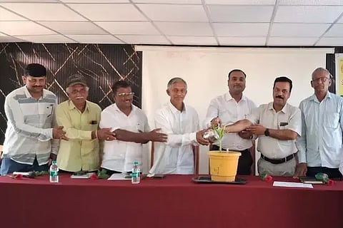 ಸಾಗರದಲ್ಲಿ ಆಯೋಜಿಸಿದ್ದ ಸಮತೋಲಿತ ರಸಗೊಬ್ಬರ ಬಳಕೆ ಕುರಿತು ಅರಿವು ಕಾರ್ಯಕ್ರಮವನ್ನು ಎಸಿ ವೀರೇಶ್‌ಕುಮಾರ್ ಉದ್ಘಾಟಿಸಿದರು. ಬಿ.ಎಲ್.ಶಿವಪ್ರಕಾಶ್, ವಿ.ವಿ.ಶ್ರೀಧರ್, ಗಣಪತಿ ಇತರರಿದ್ದರು.