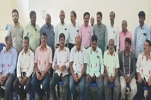 ಸೊರಬ ತಾಲೂಕು ದೇವಾಂಗ ಸಮಾಜಕ್ಕೆ ಆಯ್ಕೆಯಾದ ನೂತನ ಪದಾಧಿಕಾರಿಗಳನ್ನು ಸನ್ಮಾನಿಸಲಾಯಿತು. ಎಸ್.ಬಿ.ನಾಗರಾಜಪ್ಪ, ಟಿ.ಟಿ.ವೆಂಕಟೇಶ್, ಶಿವಯೋಗಿ ಇತರರಿದ್ದರು.