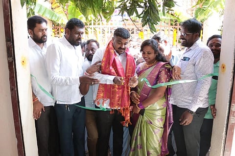 ಮುಳಬಾಗಿಲು Building ತಾಲೂಕು ಮಲ್ಲನಾಯಕನಹಳ್ಳಿ ಗ್ರಾಪಂ ಕಾರ್ಯಾಲಯದ ನೂತನ ಕಟ್ಟಡವನ್ನು ಶಾಸಕ ಸಮೃದ್ಧಿ ವಿ.ಮಂಜುನಾಥ್​ ಲೋಕಾರ್ಪಣೆ ಮಾಡಿದರು. ಪಿಡಿಒ ಎಲ್​. ವರದರಾಜ್​,  ಗ್ರಾಪಂ ಅಧ್ಯಕ್ಷೆ ಪುಷ್ಪಾ ವಿಶ್ವನಾಥ್​, ಮಾಜಿ ಅಧ್ಯಕ್ಷ ಬಿ.ಎಸ್​. ರಮೇಶ್​, ಉಪಾಧ್ಯಕ್ಷೆ ಲಕ್ಷ$್ಮಮ್ಮಗುರಪ್ಪ ಇದ್ದರು.