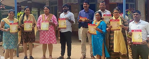 ವಿಜಯಪುರದ ಪುರಸಭೆಯಲ್ಲಿ ಬಾಲ್ಯ ವಿವಾಹ ನಿಷೇಧದ ಕುರಿತು ಕರಪತ್ರ ಬಿಡುಗಡೆ ಮಾಡಲಾಯಿತು. ಜಿಲ್ಲಾ ಮಕ್ಕಳ ರಕ್ಷಣಾ ಘಟಕದ ಅಧಿಕಾರಿಗಳು, ಪುರಸಭೆ ಸಿಬ್ಬಂದಿ ಲಿಂಗಣ್ಣ, ಪೂರ್ಣಿಮಾ, ಹೇಮಾವತಿ, ಜನಾರ್ದನ, ವೆಂಕಟರತ್ನಮ್ಮ, ಶಾರದಮ್ಮ ಇದ್ದರು.