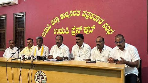 ಸುದ್ದಿಗೋಷ್ಠಿಯಲ್ಲಿ ಬಿಜೆಪಿ ನಾಯಕರು ಮಾತನಾಡಿದರು. 
