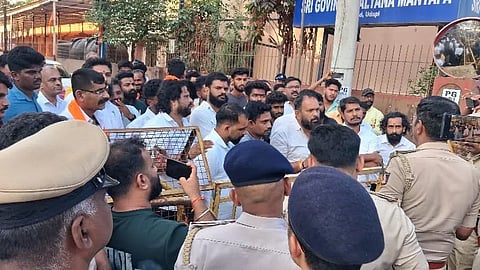 ಹಿಂದೂ ಜಾಗರಣ ವೇದಿಕೆ ವತಿಯಿಂದ ಪ್ರತಿಭಟನೆ ನಡೆಯಿತು 