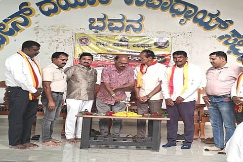 ಮೂಡಿಗೆರೆ ತಾಲೂಕು ಕಸಾಪದಿಂದ ಆಯೋಜಿಸಿದ್ದ ಭಕ್ತಿ ಉಪನ್ಯಾಸ ಕಾರ್ಯಕ್ರಮವನ್ನು ಹಳೆಕೋಟೆ ರಮೇಶ್ ಉದ್ಘಾಟಿಸಿದರು.  