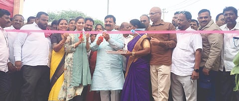 ರಾಯಬಾಗ ಪಟ್ಟಣದಲ್ಲಿ ನಿರ್ಮಿಸಿದ ಇಂದಿರಾ ಕ್ಯಾಂಟೀನ್ ಶಾಸಕ ಡಿ.ಎಂ.ಐಹೊಳೆ ಉದ್ಘಾಟಿಸಿದು. ಪ್ರಿಯಾಂಕಾ ಜಾರಕಿಹೊಳಿ, ಮಹಾದೇವ ಸನಮುರಿ, ಎಸ್.ಆರ್.ಮಾಂಗ ಇತರರಿದ್ದರು.