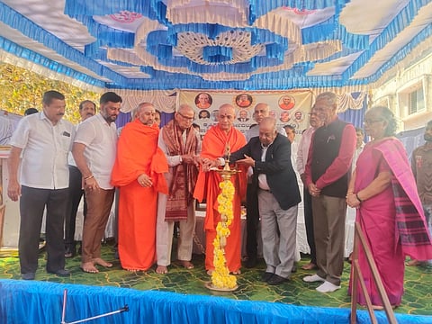 ಹಾಸನದ ಎಂ.ಜಿ.ರಸ್ತೆಯಲ್ಲಿ ನಿರ್ಮಿಸಿರುವ ಕೃಷಿಕ್ ಸರ್ವೋದಯ ಫೌಂಡೇಷನ್‌ನ ಜಿಲ್ಲಾ ಶಾಖೆಯ ವೈ.ಕೆ.ಪಿ. ಭವನವನ್ನು ಗಣ್ಯರು ಉದ್ಘಾಟಿಸಿದರು. ಡಾ. ಶ್ರೀ ನಿರ್ಮಲಾನಂದನಾಥ ಸ್ವಾಮೀಜಿ, ವೈ.ಕೆ.ಪುಟ್ಟಸ್ವಾಮಿಗೌಡ, ದೇವರಾಜ್, ಶಾಸಕ ಎಚ್.ಪಿ.ಸ್ವರೂಪ್, ಶಂಕರಲಿಂಗೇಗೌಡ, ಶ್ರೀ ಶಂಭುನಾಥ ಸ್ವಾಮೀಜಿ, ಶ್ರೀ ಶೈಲನಾಥ ಸ್ವಾಮೀಜಿ, ಜಿ.ಎಲ್.ಮುದ್ದೇಗೌಡ ಇತರರಿದ್ದರು.