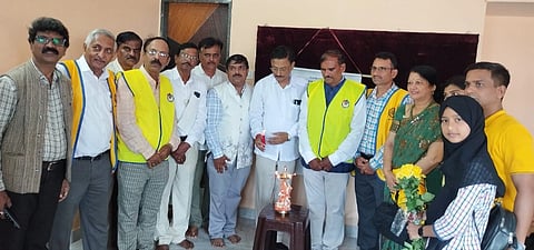  ಬೆಳಗಾವಿ ರಾಮತೀರ್ಥ ನಗರದಲ್ಲಿ ಗುರುವಾರ ಸ್ಪರ್ಧೆಗಳ ಕಾರ್ಯಕ್ರಮವನ್ನು ಹಣಮಂತ ಕೊಂಗಾಲಿ ಉದ್ಘಾಟಿಸಿದರು. ದಿನೇಶ ಭಿರಡೆ, ಎಂ.ಬಿ. ಪಾಟೀಲ,  ಡಾ. ಜಗದೀಶ ಕಾಡಮ್ಮನವರ ಇತರರಿದ್ದರು.