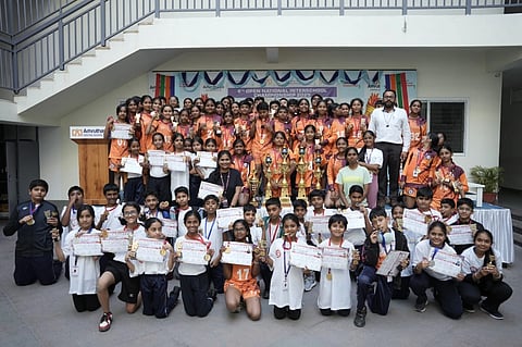 ರಾಷ್ಟ್ರೀಯ ಅಂತರ ಶಾಲಾ ಚಾಂಪಿಯನ್​ಷಿಪ್​ನಲ್ಲಿ ಪ್ರಶಸ್ತಿ ಗೆದ್ದ ವಿದ್ಯಾ ಸೌಧ ತಂಡ.