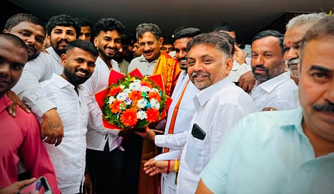 Work on Shivakumara Sri's statue gains momentum.