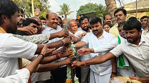 ಉಸ್ತುವಾರಿ ಸಚಿವರಿಂದ ಪಕ್ಷಪಾತ incharge Minister