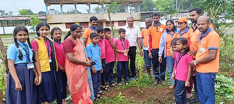 ನಾಪೋಕ್ಲು ಶೌರ್ಯ ವಿಪತ್ತು ನಿರ್ವಹಣಾ ತಂಡದ ಸ್ವಯಂ ಸೇವಕರು ಶ್ರಮದಾನದ ಮೂಲಕ ವಿಶ್ವ  ಪರಿಸರ ದಿನವನ್ನು ಅರ್ಥಪೂರ್ಣವಾಗಿ ಆಚರಿಸಿದರು.