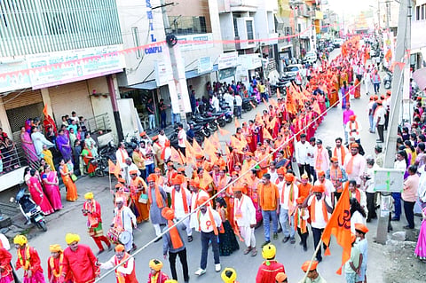ಗೋಕಾಕದಲ್ಲಿ ವಿಶಾಲ ಹಿಂದೂ ಸಮಾವೇಶ ನಿಮಿತ್ತ ಶೋಭಾಯಾತ್ರೆ ಜರುಗಿತು.