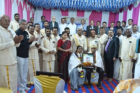 ಕೆ.ಎಂ.ದೊಡ್ಡಿಯ ಸರಾ(ಸ್ವರೂಪ್) ಫಾರಂ ಹೌಸ್‌ನಲ್ಲಿ ಮದ್ದೂರು ಕದಂಬ ಲಯನ್ಸ್ ಸಂಸ್ಥೆ, ಮಂಡ್ಯ ಲಯನ್ಸ್ ಸಂಸ್ಥೆ ಪ್ರಯೋಜಕತ್ವದಲ್ಲಿ ಭಾರತೀನಗರ ಸ್ಪೂರ್ತಿ ಲಯನ್ಸ್ ಸಂಸ್ಥೆ ಉದ್ಘಾಟನೆ ಮತ್ತು ಸನ್ನದು ಪತ್ರ ವಿತರಣಾ ಕಾರ್ಯಕ್ರಮದಲ್ಲಿ ಭಾರತೀ ಪ್ರೌಢಶಾಲೆಯ ನಿವೃತ್ತ ಮುಖ್ಯ ಶಿಕ್ಷಕ ಎಂ. ಮಾಯಪ್ಪ ದಂಪತಿ ಅಭಿನಂದಿಸಲಾಯಿತು. ಕೆ.ಎಲ್. ರಾಜಶೇಖರ್, ಡಾ.ಎಲ್. ಕೃಷ್ಣೇಗೌಡ, ಟಿ.ಎಚ್. ವೆಂಕಟೇಶ್, ಕೆ.ಎಸ್. ಸುನೀಲ್ ಕುಮಾರ್ ಇತರರಿದ್ದರು.