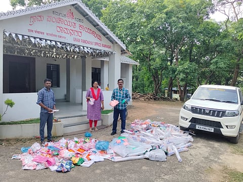 ಜೊಯಿಡಾ ರಾಮನಗರದಲ್ಲಿ ಪ್ಲಾಸ್ಟಿಕ್‌ ವಶಕ್ಕ ಪಡೆಯಲಾಯಿತು. 