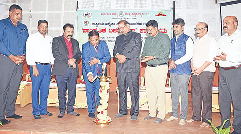 ಕರ್ನಾಟಕ ರಾಜ್ಯ ಮುಕ್ತ ವಿಶ್ವವಿದ್ಯಾಲಯದ ಕಾವೇರಿ ಸಭಾಂಗಣದಲ್ಲಿ ಗುರುವಾರ ಆಯೋಜಿಸಿದ್ದ ‘ಸಾಂಸ್ಕೃತಿಕ ಏಕತಾ ದಿನ’ ಕಾರ್ಯಕ್ರಮ