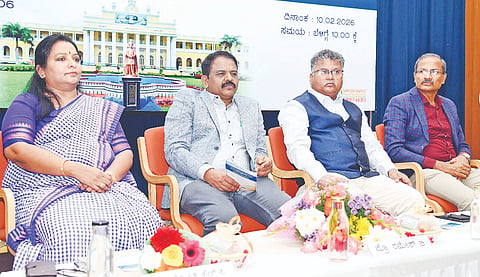 ಇಎಂಎಂಆರ್‌ಸಿ ಸಭಾಂಗಣದಲ್ಲಿ ಮಂಗಳವಾರ ಆಯೋಜಿಸಿದ್ದ ಕಾರ್ಯಾಗಾರದಲ್ಲಿ ಪ್ರೊ.ಬಿ.ರಮೇಶ್, ಪ್ರೊ.ಆರ್.ಶಿವಪ್ಪ, ಪ್ರೊ.ಎಚ್.ಪಿ ಜ್ಯೋತಿ, ಪ್ರೊ.ಚಂದ್ರಮೌಳಿ ಇದ್ದರು.