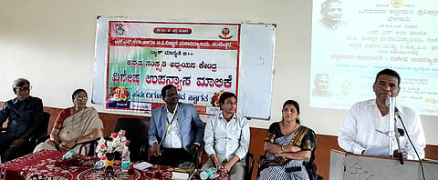 ಸಂಕೇಶ್ವರದಲ್ಲಿ ಜರುಗಿದ ಬಸವರಾಜ ಕಟ್ಟೀಮನಿಯವರ ಕಾದಂಬರಿ ಕುರಿತ ವಿಶೇಷ ಉಪನ್ಯಾಸದಲ್ಲಿ ಪ್ರಕಾಶ ಗಿರಿಮಲ್ಲನವರ ಮಾತನಾಡಿದರು. ಯಲ್ಲಪ್ಪ ಹಿಮ್ಮಡಿ, ಡಾ.ಡಿ.ಎಸ್​.ಕಾಂಬಳೆ, ಪ್ರೊ.ಎಸ್​.ಜಿ.ಚಿಕ್ಕನರಗುಂದ, ಡಾ.ರವೀಂದ್ರ ಕಾಂಬಳೆ ಇತರರಿದ್ದರು.