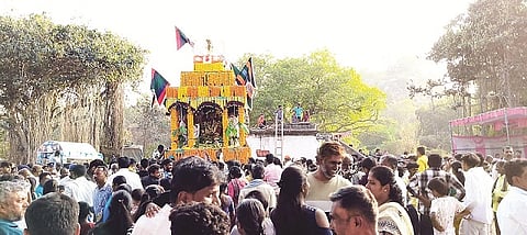 ನಾಗಮಂಗಲ ತಾಲೂಕಿನ ಕೋಟೆಬೆಟ್ಟದ ಶ್ರೀ ಕೋಟೆವೆಂಕರಮಣಸ್ವಾಮಿ ರಥೋತ್ಸವ ಭಾನುವಾರ ನಡೆಯಿತು.