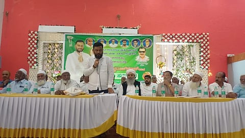 ಹಾಸನ ನಗರದ ಮಸೀದಿ, ಈದ್ಗಾ ಮತ್ತು ದರ್ಗಾಗಳ ಅಭಿವೃದ್ಧಿಗೆ ಸಹಕಾರ ನೀಡಿದ ಹಿನ್ನೆಲೆಯಲ್ಲಿ ಪೆನ್ಶನ್ ಮೊಹಲ್ಲಾ ಡಿಎಸ್‌ಎಂ ಹಾಲ್‌ನಲ್ಲಿ ಮುಸಲ್ಮಾನರು ಶಾಸಕ ಸ್ವರೂಪ ಪ್ರಕಾಶ್ ಅವರನ್ನು  ಸನ್ಮಾನಿಸಿ ಗೌರವಿಸಿದರು.