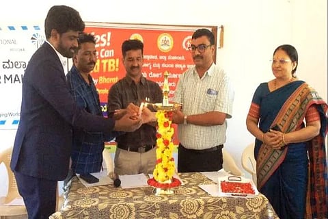 ಚಿಕ್ಕಮಗಳೂರು ಪ್ರಾಥಮಿಕ ಆರೋಗ್ಯ ಕೇಂದ್ರದಲ್ಲಿ ಜೇಸಿಐ ಚಿಕ್ಕಮಗಳೂರು, ಜಿಲ್ಲಾಡಳಿತ, ಜಿಪಂ, ಜಿಲ್ಲಾ ಆರೋಗ್ಯ ಮತ್ತು ಕುಟುಂಬ ಕಲ್ಯಾಣ ಇಲಾಖೆ, ಜಿಲ್ಲಾ ಕ್ಷಯ ರೋಗ ನಿರ್ಮೂಲನ ಕೇಂದ್ರ ಸಹಯೋಗದಲ್ಲಿ ಆಯೋಜಿಸಿದ್ದ ಕ್ಷಯ ರೋಗ ದಿನಾಚರಣೆ ಕಾರ್ಯಕ್ರಮವನ್ನು ಜಿಲ್ಲಾ ಮಲೇರಿಯಾ ನಿಯಂತ್ರಣಾಧಿಕಾ ರಿ ಡಾ. ಬಾಲಕೃಷ್ಣ ಉದ್ಘಾಟಿಸಿದರು.