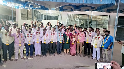 Congress supporters win 12 seats