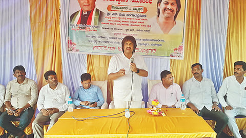 ಸೊರಬ ತಾಲೂಕಿನ ಪುರ ಗ್ರಾಮದಲ್ಲಿ ಆಯುಷ್ಮಾನ್​ ಆರೋಗ್ಯ ಮಂದಿರ ಕಾಮಗಾರಿಗೆ ಭೂಮಿಪೂಜೆ ಕಾರ್ಯಕ್ರಮದಲ್ಲಿ ಸಚಿವ ಮಧು ಬಂಗಾರಪ್ಪ ಮಾತನಾಡಿದರು. ಅಣ್ಣಪ್ಪ, ಗಣಪತಿ, ಎಂ.ಡಿ.ಶೇಖರ್​, ಕೆ.ಪುರಂದರ, ಶಶಿಧರ ಇತರರಿದ್ದರು.