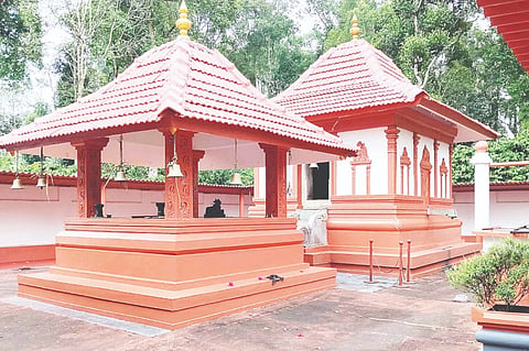 ಮಹಾದೇವ ಕೋಟ ದೇವಸ್ಥಾನ.