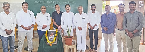 ಬಸವಕಲ್ಯಾಣದ ಬಸವೇಶ್ವರ ಪದವಿ ಕಾಲೇಜಿನಲ್ಲಿ ಗುರುವಾರ ಏರ್ಪಡಿಸಿದ್ದ ಉಪನ್ಯಾಸ ಕಾರ್ಯಕ್ರಮವನ್ನು ಬಿಡಿಪಿಸಿ ಅಧ್ಯಕ್ಷ ಅನೀಲಕುಮಾರ ರಗಟೆ ಉದ್ಘಾಟಿಸಿದರು. ಮಲ್ಲಿಕಾರ್ಜುನ ಕುರಕೋಟೆ, ಅಶೋಕಕುಮಾರ ನಾಗರಾಳೆ, ವೀರಣ್ಣ ಹಲಶೆಟ್ಟೆ, ವಿನಯ್​ ಮಾಳಗೆ, ಡಾ.ಭೀಮಾಶಂಕರ ಬಿರಾದಾರ, ಡಾ.ರುದ್ರಮಣಿ ಮಠಪತಿ, ಡಾ.ಶಾಂತಲಾ ಪಾಟೀಲ್​ ಇತರರಿದ್ದರು.
