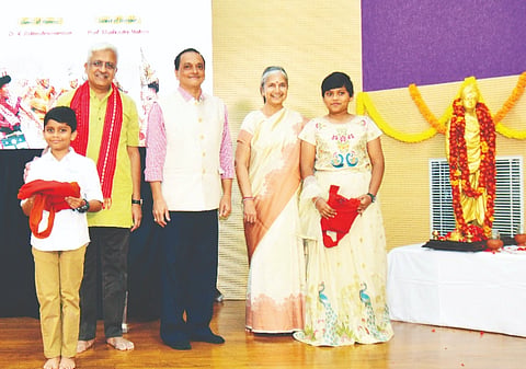ಕನ್ಯಾಕುಮಾರಿ ವಿವೇಕಾನಂದ ಕೇಂದ್ರದ ಕರ್ನಾಟಕ ಪ್ರಾಂತದಿಂದ ನಗರದಲ್ಲಿ ಭಾನುವಾರ ಆಯೋಜಿಸಿದ್ದ ಉಪನ್ಯಾಸ ಕಾರ್ಯಾಗಾರದಲ್ಲಿ ಡಾ. ಆರ್. ಬಾಲಸುಬ್ರಹ್ಮಣ್ಯ, ನಿವೇದಿತಾ ಭಿಡೆ , ಪ್ರೊ.ಶೈಲೇಂದ್ರ ಮೋಹನ್ ಇದ್ದರು.