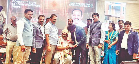 ನಗರದಲ್ಲಿ ನರೆಡ್ಕೋದಿಂದ ಆಯೋಜಿಸಿದ್ದ ಕಾರ್ಯಕ್ರಮದಲ್ಲಿ ಕೆ.ಹರೀಶ್‌ಗೌಡ ಅವರನ್ನು ಗೌರವಿಸಲಾಯಿತು. ರಮೇಶ್ ಬಂಡಿಸಿದ್ದೇಗೌಡ, ಡಾ.ಎಂ.ಡಿ.ರಾಘವೇಂದ್ರ ಪ್ರಸಾದ್, ಎ.ಪಿ.ನಾಗೇಶ್, ವಿ.ಸಿ.ರವಿಕುಮಾರ್, ಪಿ.ಎಸ್.ಗಗನ್‌ದೀಪ್, ಪಿ.ನಂಜುಂಡಸ್ವಾಮಿ, ದಿವ್ಯೇಶ್ ಇತರರು ಇದ್ದರು.