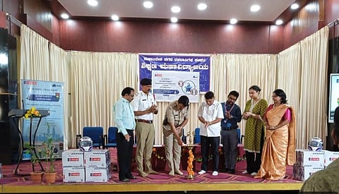 ಬೆಳಗಾವಿಯ ಎಂಎನ್‌ಆರ್‌ಎ ಶಿಕ್ಷಣ ಮಹಾವಿದ್ಯಾಲಯದಲ್ಲಿ ಶುಕ್ರವಾರ ಜರುಗಿದ ಸಂಚಾರ ರಸ್ತೆ ಸುರಕ್ಷತೆ ಜಾಗೃತಿ ಕಾರ್ಯಕ್ರಮವನ್ನು ಸಿಪಿ ಜ್ಯೋತಿಬಾ ನಿಕ್ಕಂ ಉದ್ಘಾಟಿಸಿದರು. 