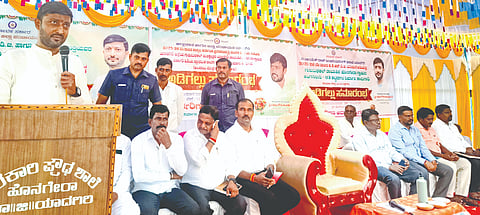 ಗುರುಮಠಕಲ್ ಮತಕ್ಷೇತ್ರದ ಯಡ್ಡಳ್ಳಿ ಗ್ರಾಮದಲ್ಲಿ ವಿವಿಧ ಅಭಿವೃದ್ಧಿ ಕಾಮಗಾರಿಗಳಿಗೆ ಶಾಸಕ ಶರಣಗೌಡ ಕಂದಕೂರ ಶಂಕುಸ್ಥಾಪನೆ ನೆರವೇರಿಸಿದರು.