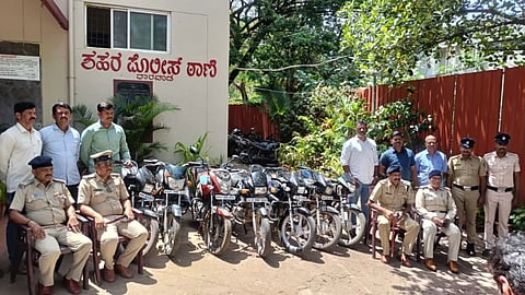 ಶಹರ ಠಾಣೆ ಪೊಲೀಸರು ಕಾರ್ಯಾಚರಣೆ ನಡೆಸಿ ಕಳ್ಳತನವಾಗಿದ್ದ 7 ದ್ವಿಚಕ್ರ ವಾಹನ ಜಪ್ತಿ ಮಾಡಿದ್ದಾರೆ