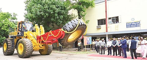 Handler tires for timeliness, precision, and safety.