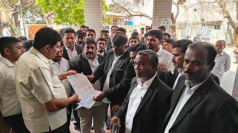 ಬಜೆಟ್​ನಲ್ಲಿ ವಕೀಲರಿಗೆ ಅನ್ಯಾಯ lawyers