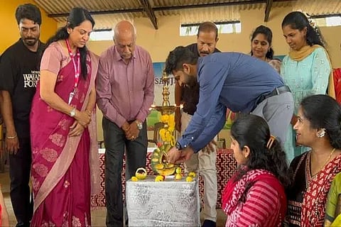 ಚಿಕ್ಕಮಗಳೂರಿನ ಸಂಜೀವಿನಿ ವಿದ್ಯಾಸಂಸ್ಥೆಯಲ್ಲಿ ಆಯೋಜಿಸಿದ್ದ ಪೌಷ್ಟಿಕಾಂಶ ದಿನದ ಪ್ರಯುಕ್ತ ನಡೆದ ಕಾರ್ಯಕ್ರಮವನ್ನು ವೈದ್ಯ ಡಾ.ವೈ.ಎಲ್.ಶಿವಮೂರ್ತಿ ಉದ್ಘಾಟಿಸಿದರು.
