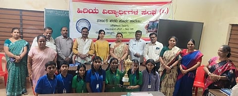 ವಿಜಯಪುರ ಸರ್ಕಾರಿ ಹೆಣ್ಣು ಮಕ್ಕಳ ಪ್ರೌಢಶಾಲೆಯಲ್ಲಿ ಆಯೋಜಿಸಿದ್ದ ಅಂತರ್​ಶಾಲಾ ಸಾಂಸತಿಕ ಸ್ಪರ್ಧೆಯಲ್ಲಿ  ಹಿರಿಯ ವಿದ್ಯಾರ್ಥಿಗಳ ಸಂಘದ ಅಧ್ಯಕ್ಷ ವಿ.ಎಂ.ಕಿಶೋರ್​ ಕುಮಾರ್​, ಗೌರವಾಧ್ಯಕ್ಷ ಎಂ.ಸತೀಶ್​ ಕುಮಾರ್​, ಪುರಸಭೆ ಅಧ್ಯೆ ಭವ್ಯಾ ಮಹೇಶ್​, ಹಿರಿಯ ವಿದ್ಯಾರ್ಥಿಗಳ ಸಂಘದ ಖಜಾಂಚಿ ವಿ.ವಿಶ್ವನಾಥ್​, ನಿರ್ದೇಶಕಿ ಅನ್ನಪೂರ್ಣ ಕೃಷ್ಣಕುಮಾರ್​, ಸದಸ್ಯರಾದ ಎನ್​.ಚಂದ್ರಶೇಖರ್​, ಕೋರಮಂಗಲ ರಾಮಕೃಷ್ಣಪ್ಪ ಇತರರು ಇದ್ದರು.