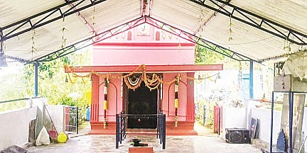 ವಿರಾಜಪೇಟೆ ತಾಲೂಕಿನ ಮಗ್ಗುಲ ಗ್ರಾಮದ ಅಯ್ಯಪ್ಪ ಬೆಟ್ಟದ ಮೇಲಿರುವ ಶ್ರೀ ಶನೈಶ್ಚರ ಮತ್ತು ನವಗ್ರಹ ದೇವಾಲಯ. 