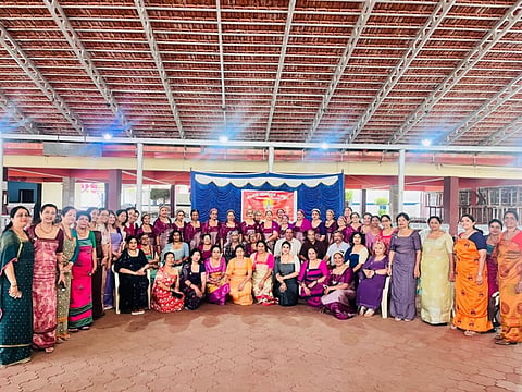 ಕೊಡವ ಪೊಮ್ಮಕ್ಕಡ ಒಕ್ಕೂಟ ಕೊಡವ ಸಮಾಜ ವತಿಯಿಂದ ಕಕ್ಕಡ ನಮ್ಮೆ ಆಚರಿಸಲಾಯಿತು. ಅಮ್ಮಣಿಚಂಡ ರವಿ, ಕಾಣತಂಡ ಜಗದೀಶ್, ತಾತಂಡ ಜ್ಯೋತಿ ಪ್ರಕಾಶ್, ಮಂಡೇಪಂಡ ಶಾಂತಿ, ಪುಡಿಯಂಡ ಅಸ್ತು, ಕುಂದಿರ ಕನಿಕೆ, ಬೊಳ್ಳಾರ್ ಪಂಡ ಅನಿತಾ, ಅಜ್ಜಿನಿಕಂಡ ಪ್ರಮೀಳಾ ನಾಚಯ್ಯ, ಕೀತಿಯಂಡ ಕಾವೇರಮ್ಮ ಇದ್ದರು.
