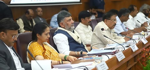 ಸುವರ್ಣ ವಿಧಾನಸೌಧದಲ್ಲಿ  ಜರುಗಿದ ಬೆಳಗಾವಿ ವಿಭಾಗ ಮಟ್ಟದ ಪ್ರಗತಿ ಪರಿಶೀಲನಾ ಸಭೆಯಲ್ಲಿ ಮುಖ್ಯಮಂತ್ರಿ ಡಿ.ಕೆ.ಶಿವಕುಮಾರ  ಮಾತನಾಡಿದ